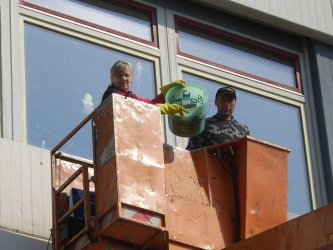 Ein Eimer voll Nistmaterial!